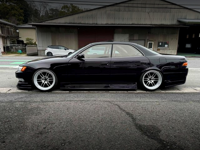 Side exterior of JZX90 MARK 2 TOURER-V.