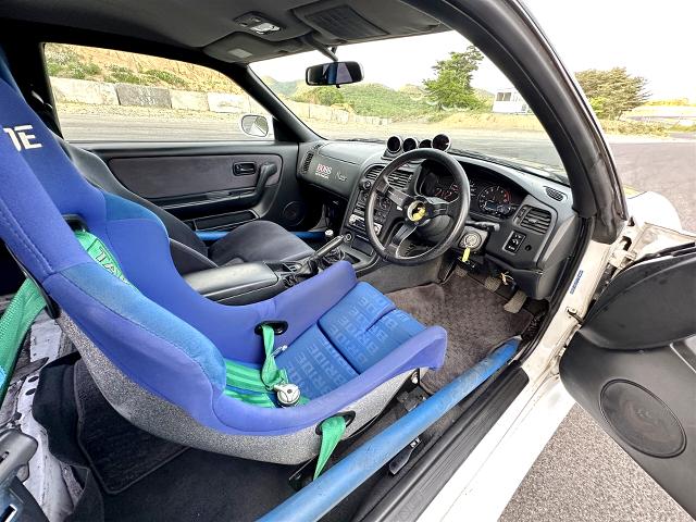Interior of R33 SKYLINE GT-R.