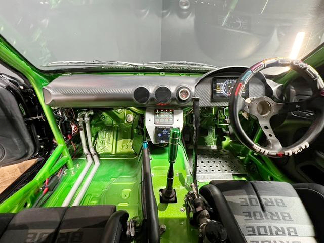 Interior of S14 SILVIA Ks with 2JZ single turbo.