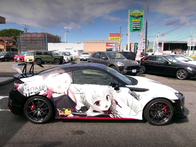 right-side exterior of TOYOTA 86 GT limited with RIDDLE JOKER.