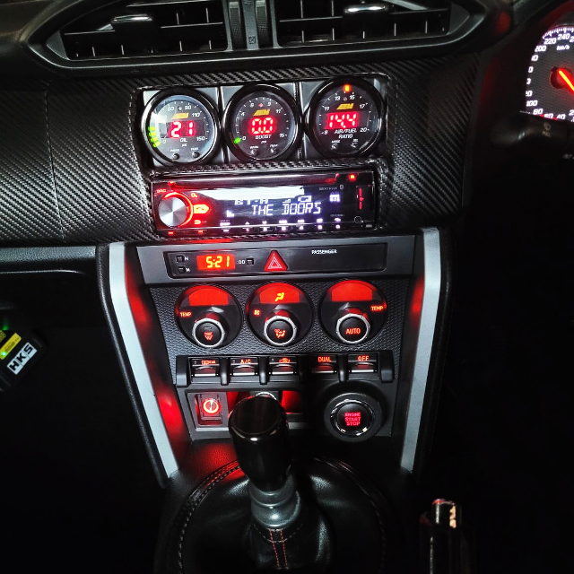 Center console With gauges.