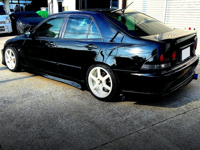 Rear exterior of TOYOTA ALTEZZA.