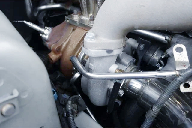 Aftermarket turbocharger on 1JZ-GTE.