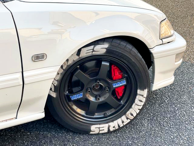 TE37 rim and 4-POT caliper.