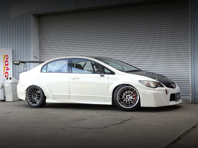 Front side exterior of FD2 CIVIC TYPE-R.