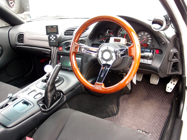 Dashboard of FD3S RX-7 TYPE-RS.