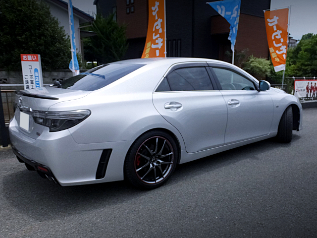 Rear exterior of GRX133 TOYOTA MARK X.