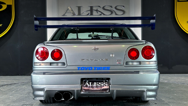 Tail light of HR34 SKYLINE 4-DOOR GT SPECIAL EDITION with Brian's skyline look like.