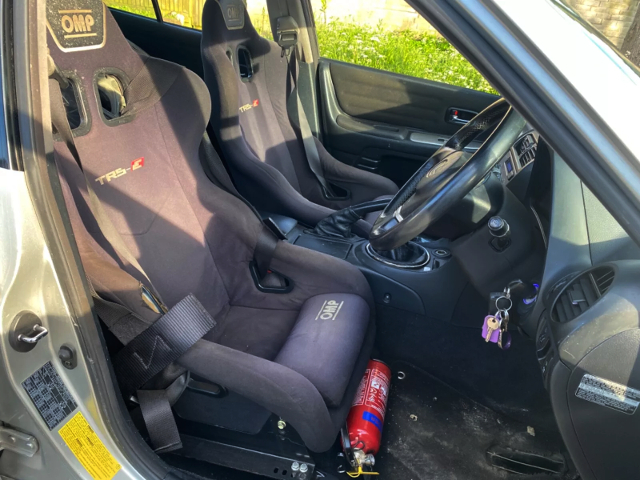 Interior seats of LEXUS IS 200.