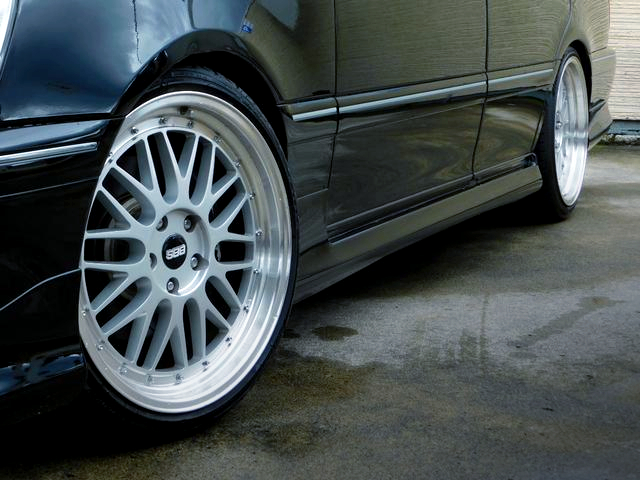 Aftermarket rims.