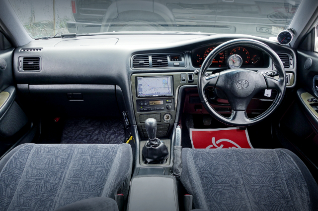 Interior of JZX100 CHASER TOURER-S with 2JZ twin turbo and 5MT.