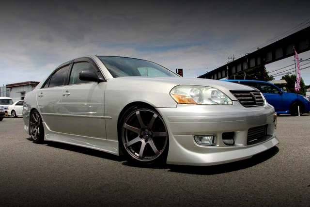 Front exterior of JZX110 MARK 2 GRANDE iR-V.