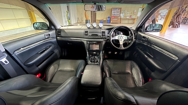 Interior of JZX110W MARK 2 BLIT 2.5iR-V.