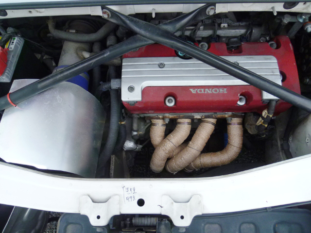 K20A i-VTEC engine in the ZZW30 MR-S engine room.