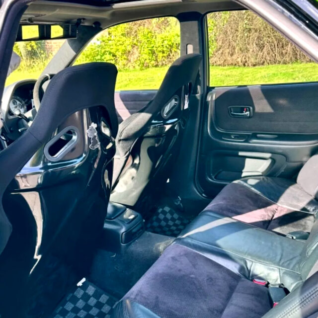 seats of 1st Gen LEXUS IS 200.