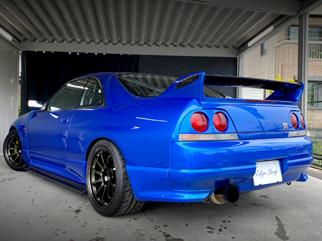 Rear exterior of R34 faced R33 SKYLINE GT-R.