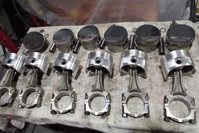 TOMEI pistons.