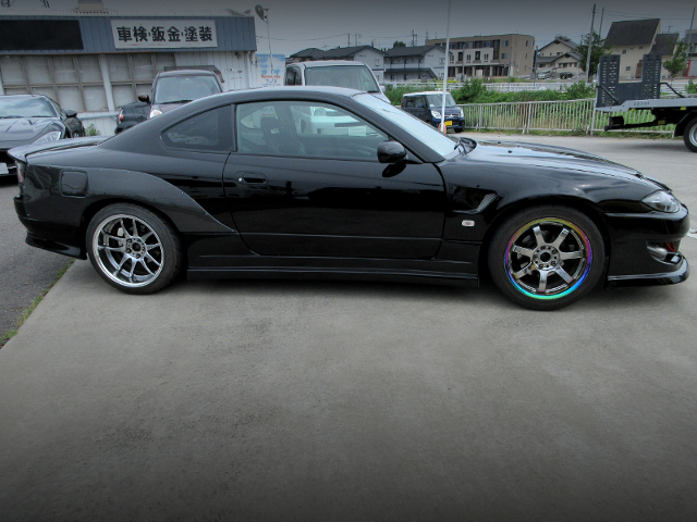 Right-side exterior of S15 SILVIA SPEC-R V-PACKAGE.