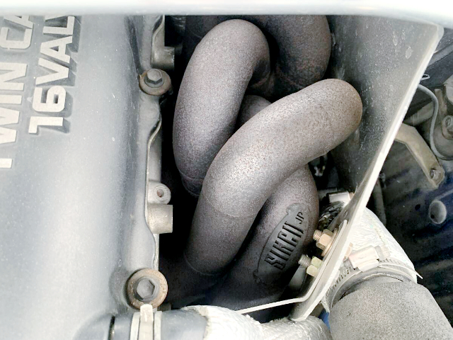 Aftermarket exhaust manifold on SR20DET.