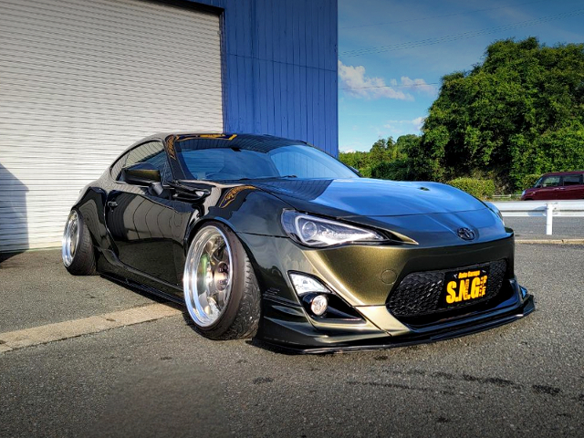 Front exterior of WIDEBODY ZN6 TOYOTA 86 GT.