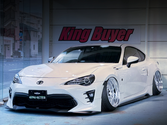 Front exterior of Bagged ZN6 TOYOTA 86 GT.