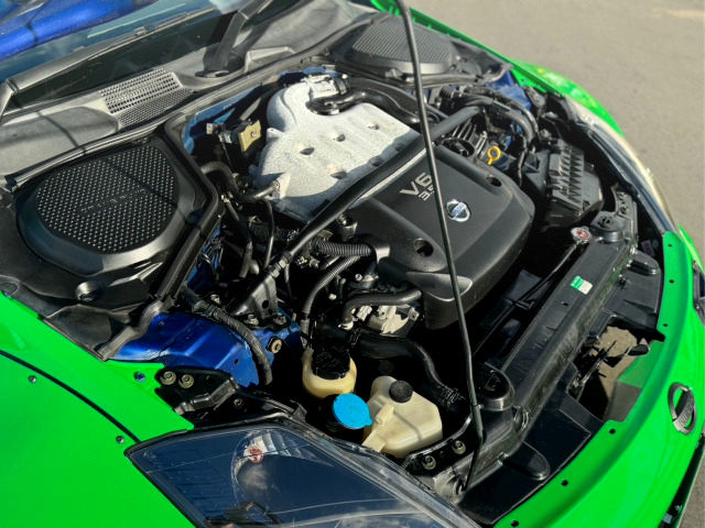 VQ35DE engine.