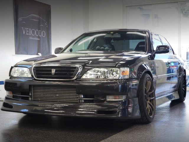 Front exterior of 5th Gen TOYOTA CRESTA.