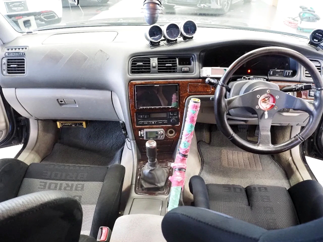 Interior of 5th Gen TOYOTA CRESTA.