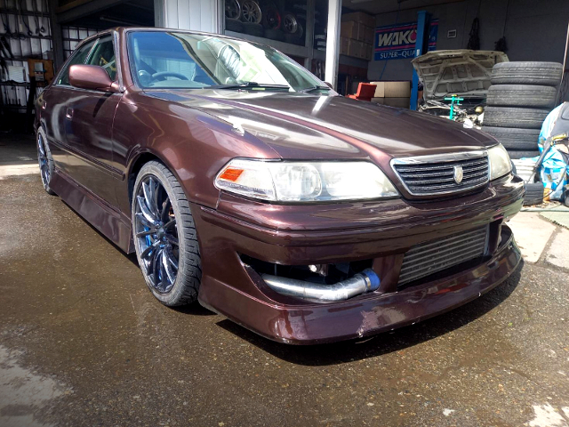 Front exterior of 8th Gen TOYOTA MARK 2.