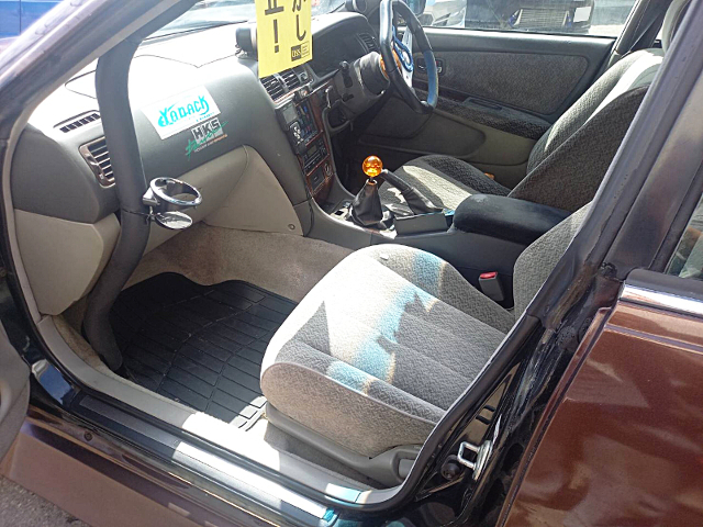 Interior of 8th Gen TOYOTA MARK 2.