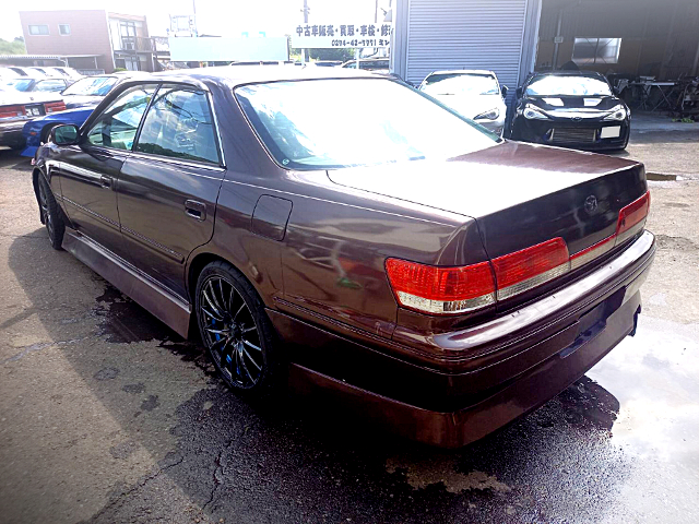 Rear exterior of 8th Gen TOYOTA MARK 2.