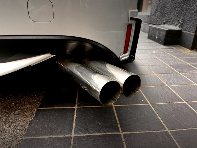 Dual Exhaust muffler.