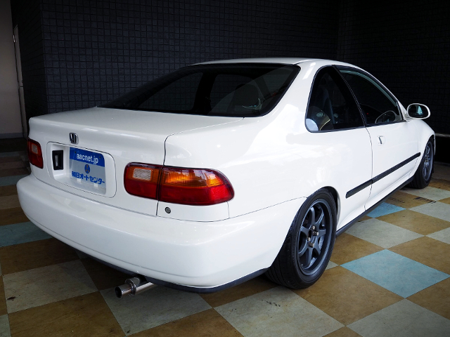 Rear exterior of EJ1 CIVIC COUPE.