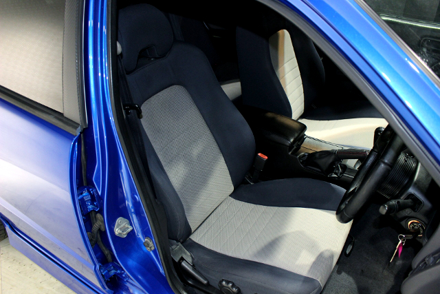 Interior seats of ER34 SKYLINE 4-DOOR 25GT TURBO.