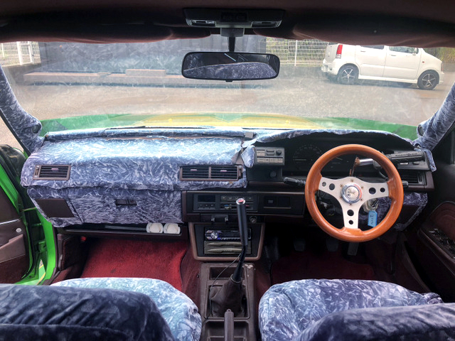 Dashboard and steering wheel.