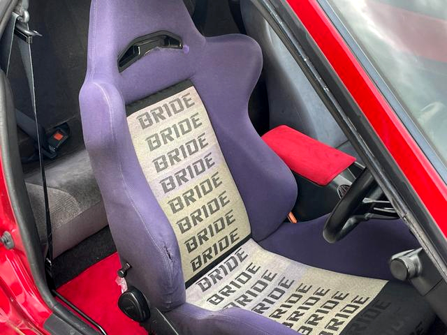 BRIDE semi-bucket seat.