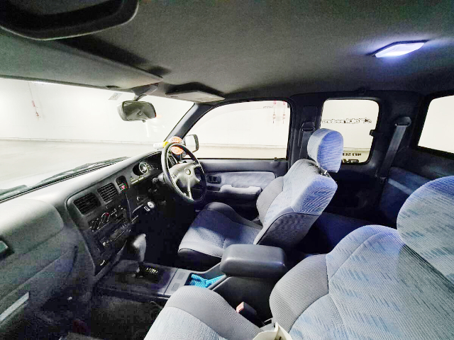 Interior of RZN152H HILUX SPORTS PICKUP EXTRA CAB.