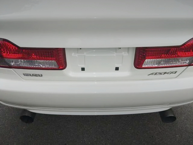 ISUZU ASKA rear emblem