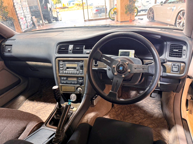 Dashboard of JZX100 CRESTA SUPER 2.5 LUCENT.