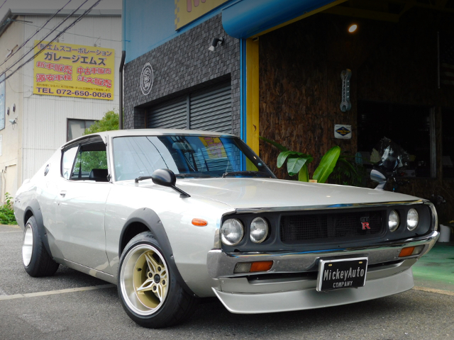 Front exterior of KENMERI SKYLINE 2-door GT with GT-R style.