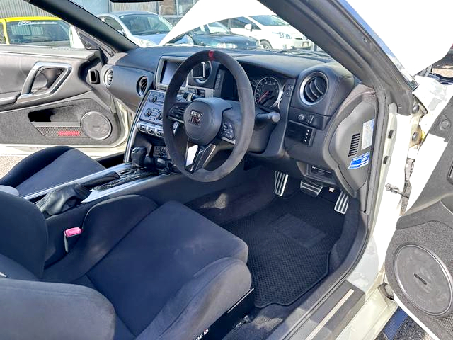 Interior of R35 NISSAN GT-R Premium EDITION.