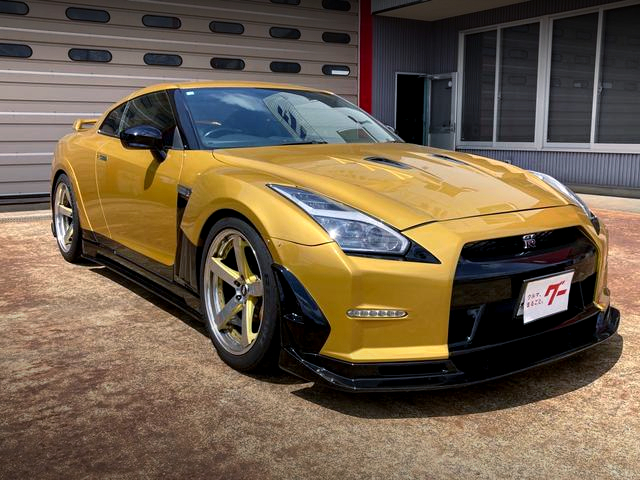 Front exterior of R35 NISSAN GT-R.