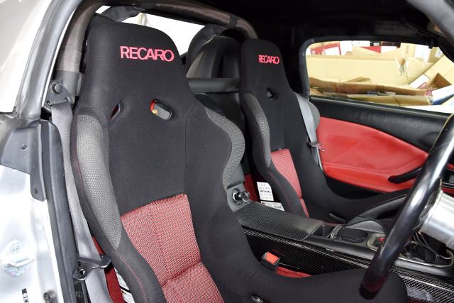 RECARO seats of TRACY SPORTS TYPE-GT WIDEBODY S2000.