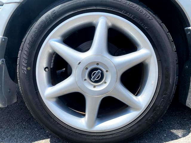 NISSAN aluminium rim.