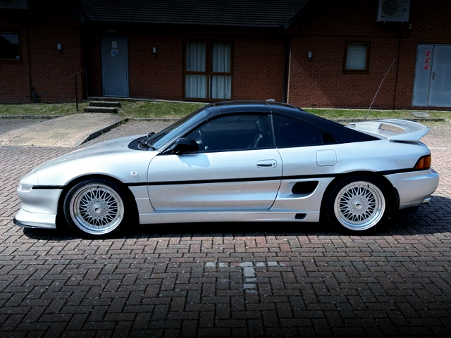 Left-side exterior of 2nd Gen MR2.