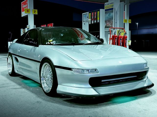 Front exterior of 2nd Gen MR2.