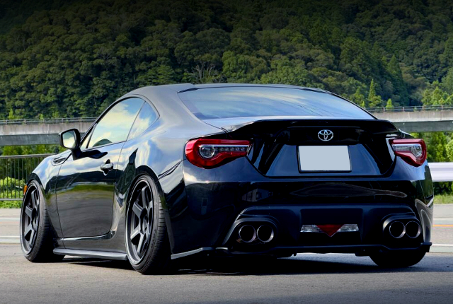 Rear exterior of TOYOTA 86GT with ITBs.