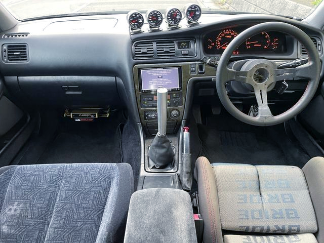 Dashboard of 6th Gen CHASER.