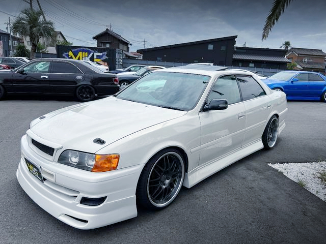 Front exterior of JZX100 CHASER TOURER-V.