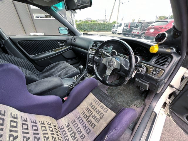 Interior dashboard of JZX100 CHASER TOURER-V.